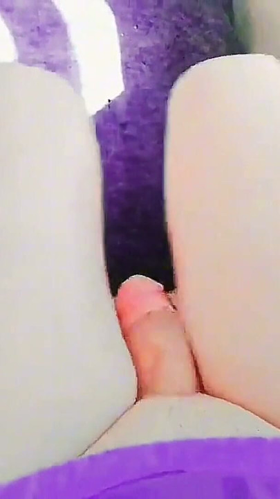 Sissy Slut Μίνι δερμάτινο μπουφάν και μίνι δερμάτινη φούστα Crossdresser | Κλιπ 2