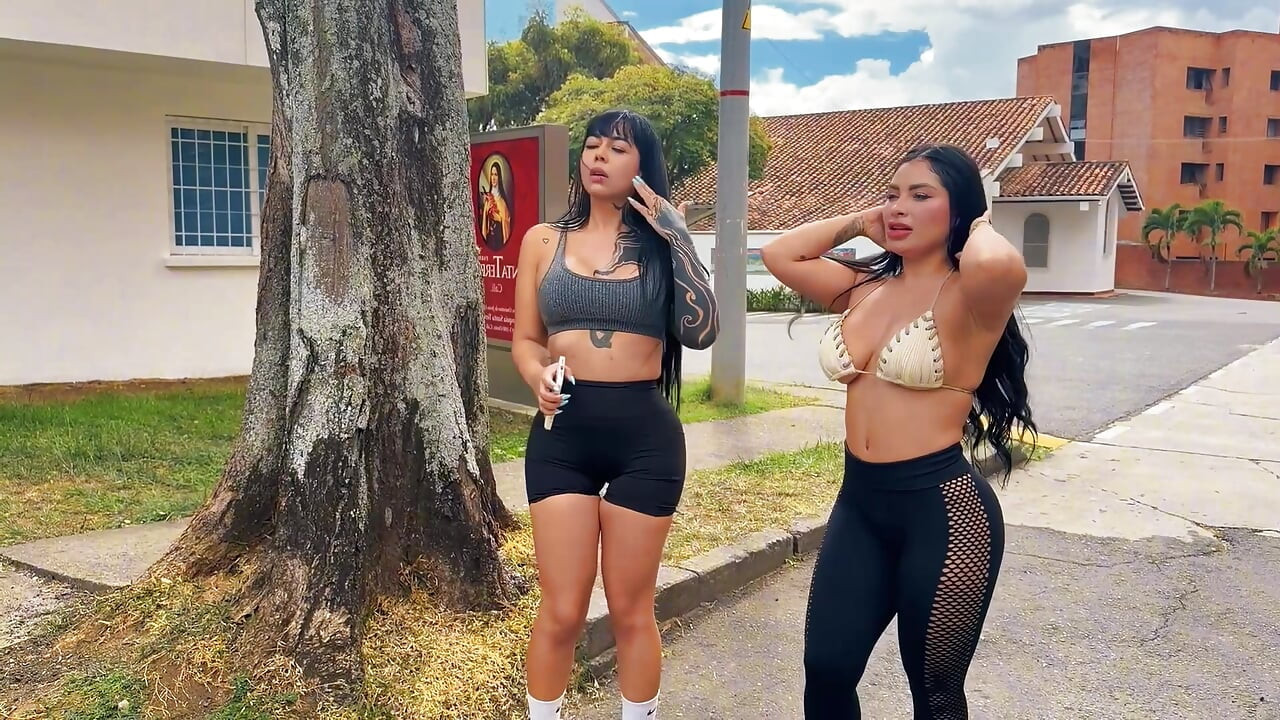 Fit Girls Tourists in Cali, Ask Stranger for Help and End up in Threesome Without Condom in Their Apartment