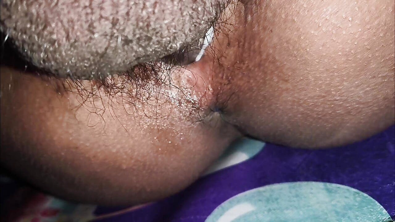 Ich überrasche meine frau mit einem riesigen schwanz und schiebe es tief in ihre enge muschi