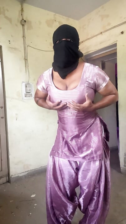 selymes fényes szatén öltöny salwar desi indiai crossdresser bhabhi