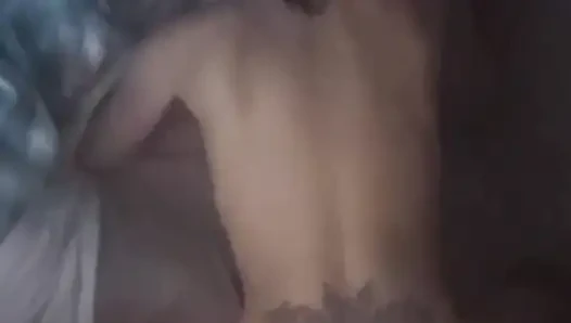 Kakak tiri suka kontol besar ini.