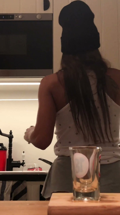Camera , no panties amateur brunette in kitchen | Clip 3