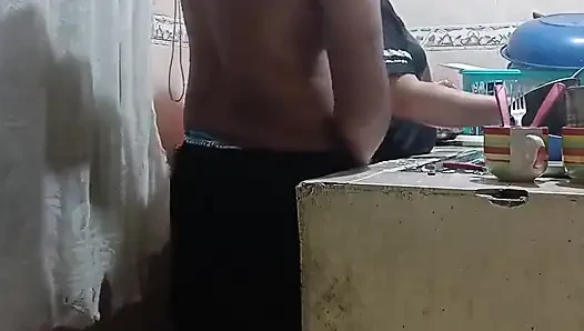 Wanita Meksiko melakukan seks anal di dapur, cepat bosku akan tiba kapan saja sekarang. Mexico City