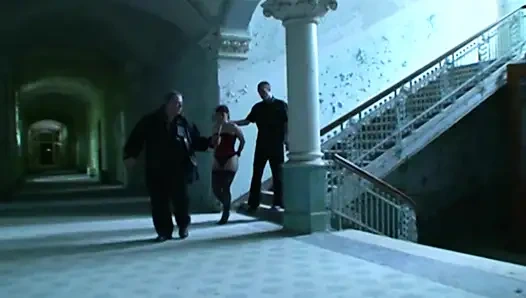 Связанная Блондинка Подчиняется Интенсивному Бдсм-тройничку