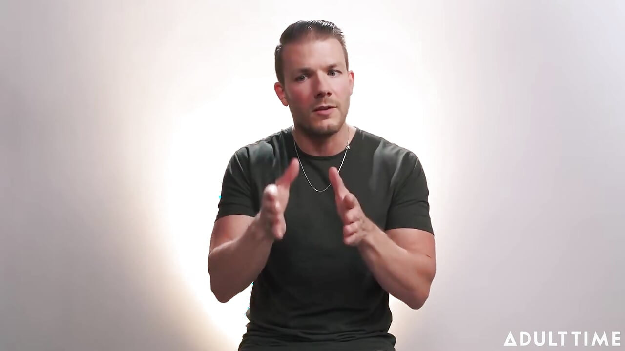 Codey steele hat den Mormonismus für Porno und Vergnügen abgerutscht! | Pornostar-Interview | Erwachsenenzeit