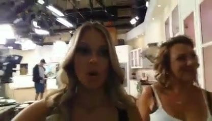 nicole จับควยแข็งขึ้น