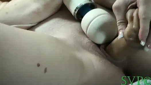 Курящая и сквиртующая порнозвезда толстушка дает нам шоу