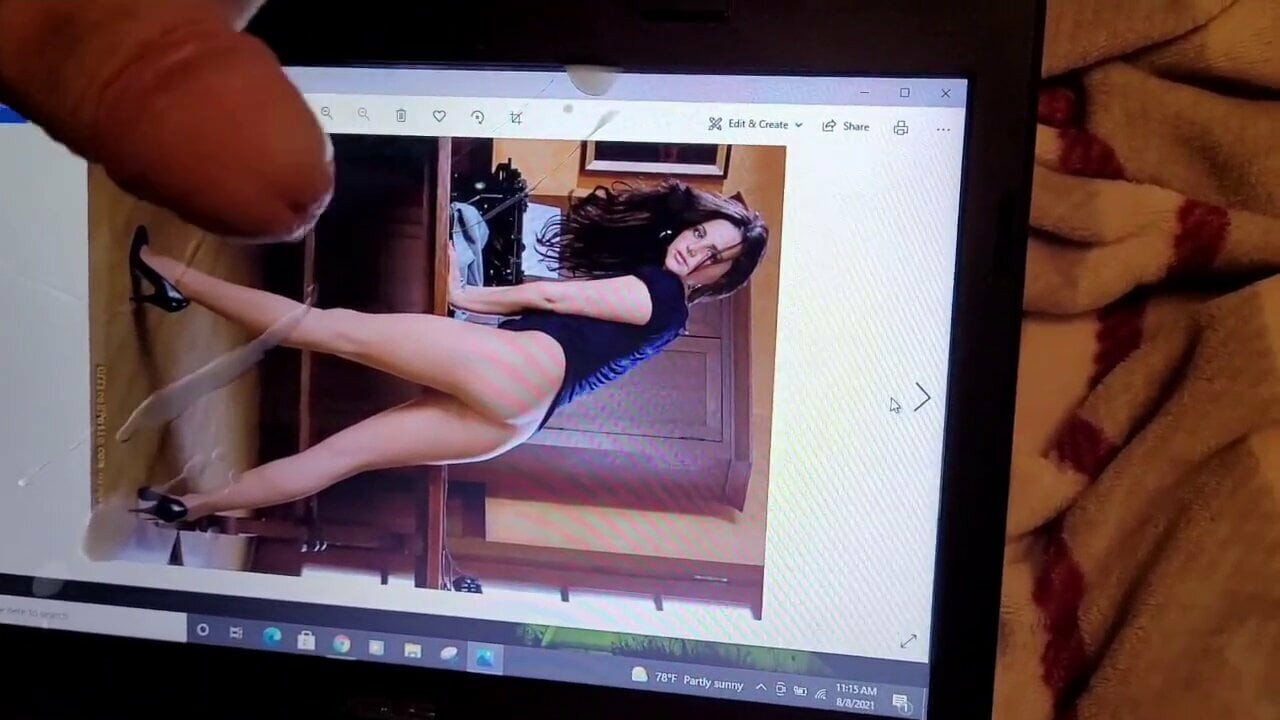 cum tribute