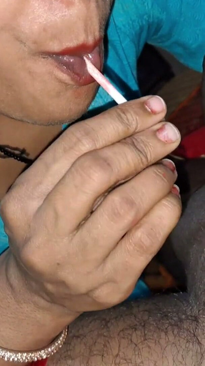 Indian girl Suck dick with lollypop | Clip 1
