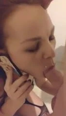 Kouření a mluvení po telefonu se svým manželem