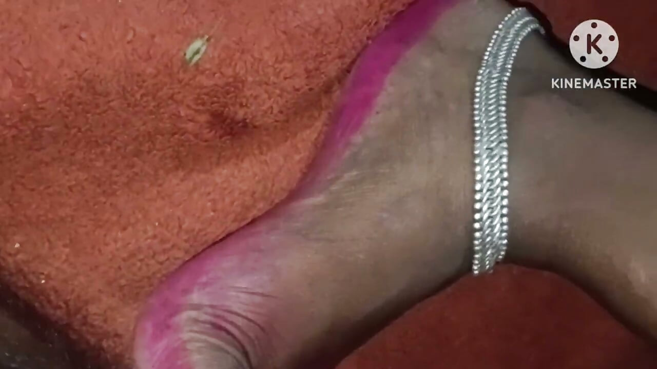 Gaon ki Bhabi ki chut ka Pani nikala
