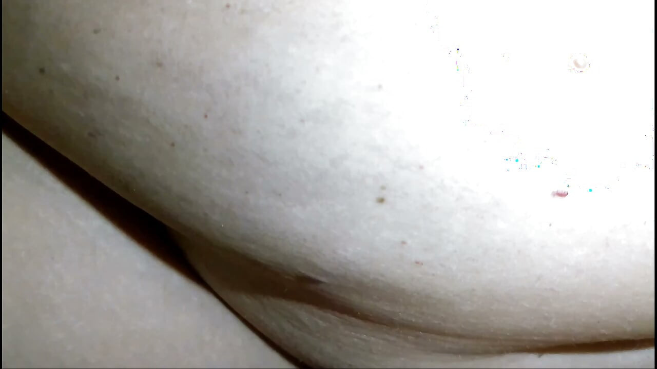 POV weelderige oma wil haar poesje vol sperma