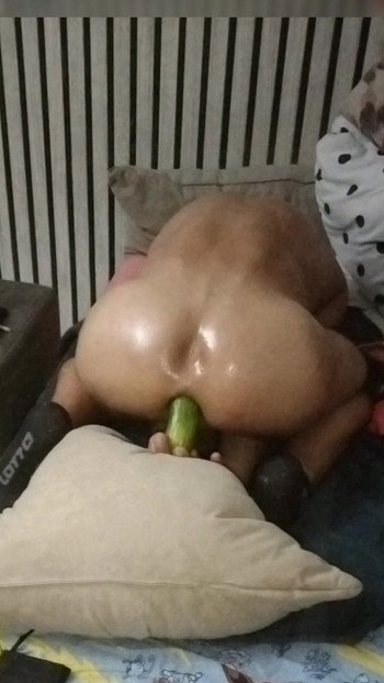 Oblikovana guza jaše dildo