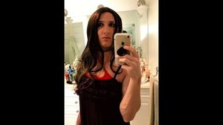 Transvestit rollte mit den Augen (Schleife)