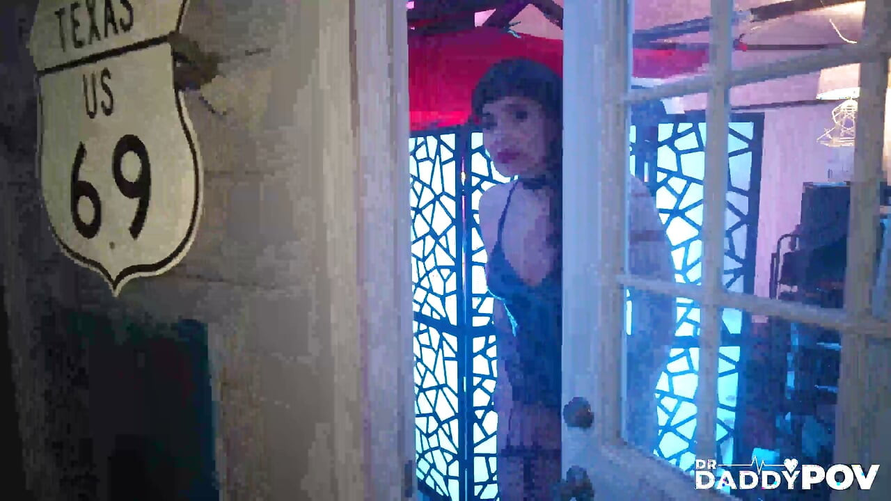 MILF Danja Angel Tinira Pagkatapos ng Footjob