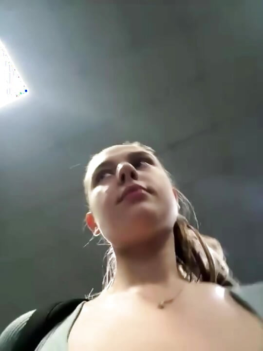 Hot Stretching in the gym with jucielussie