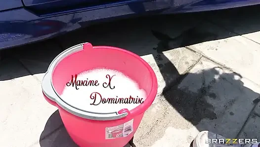 Kontroldeki anneler - Maxine en güzel rafa sahip olabilir ve genç yarağı domsuyor