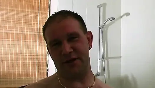 Огромная большая клизма и большой хуй сексуальной французской крошки