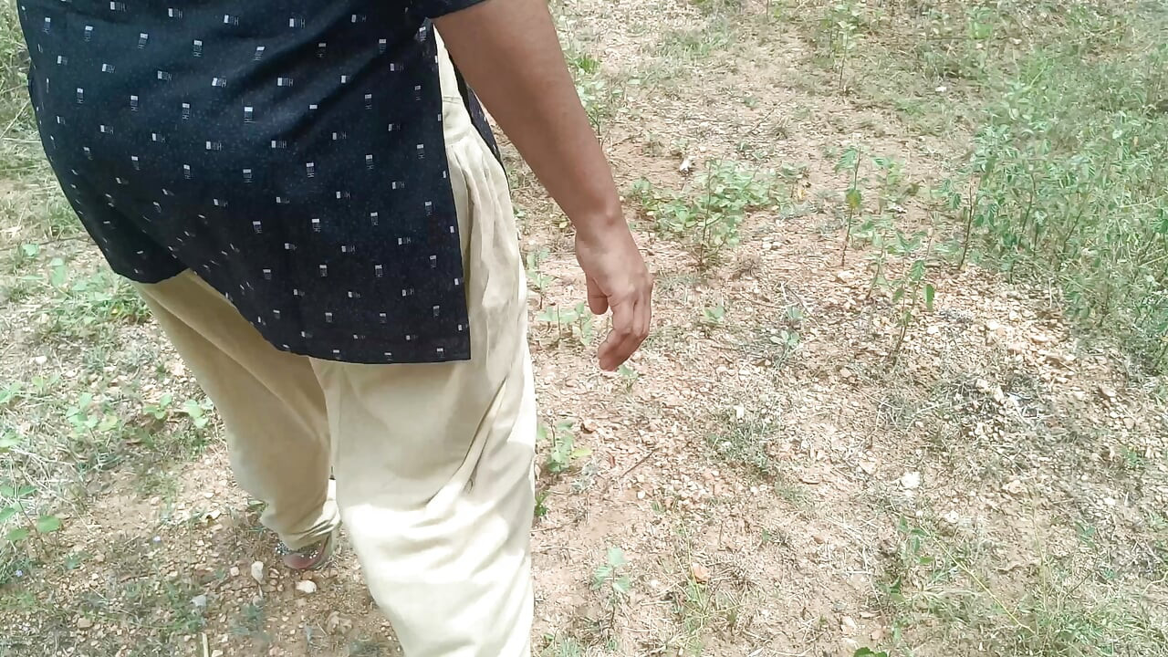 Married women given her boyfriend and enjoying outdoor suck