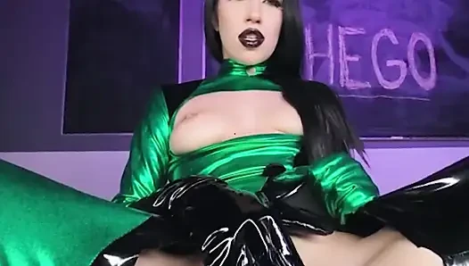 Vrcosplayx - kamu pengen jadi supervillain, kamu perlu belajar hal-hal mesok dari alex coal sebagai shego bagian 2