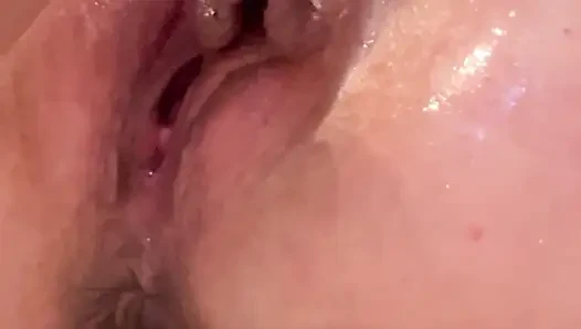 Fisting, squirting and masturbating in the bathtub
