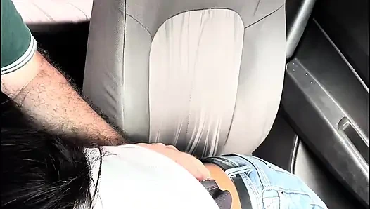 UBER sürücüsünün penisini emiyorum