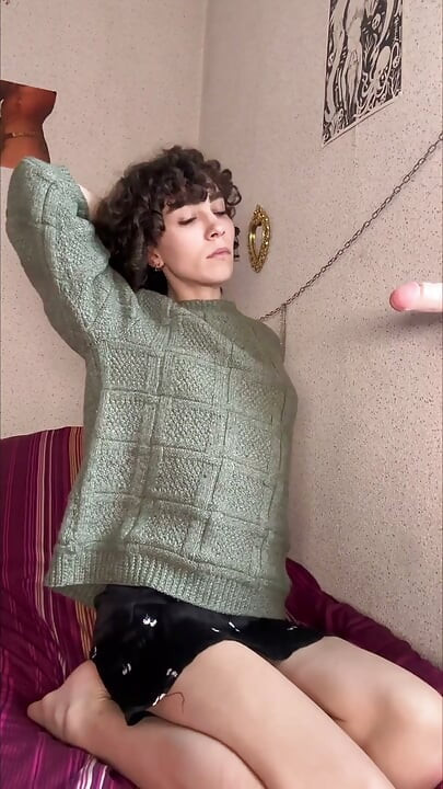 The Young Trans Dildos Herself Until She Makes Herself Cum