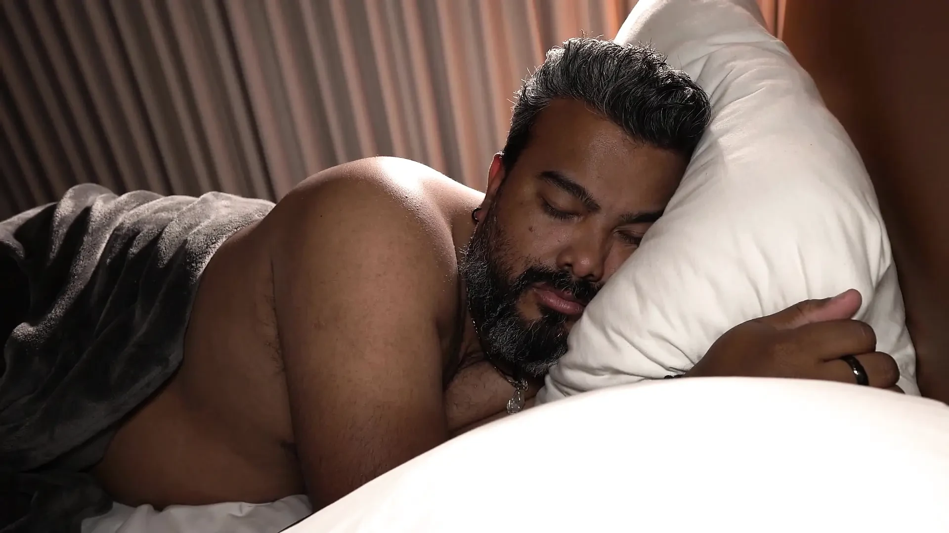 Naughty stepson sneaks into his stepmother's room - They fuck in the dark without being seen!