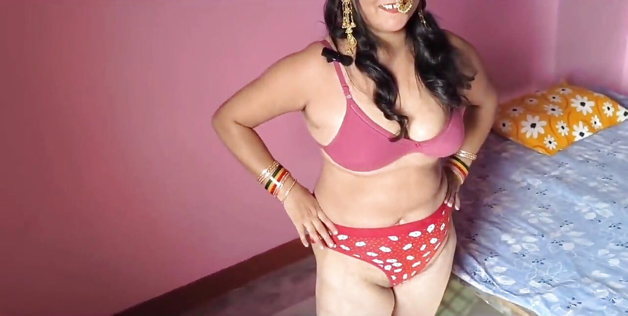 Beautiful Horny Stepmother-in-law's Juicy Youthful Sex