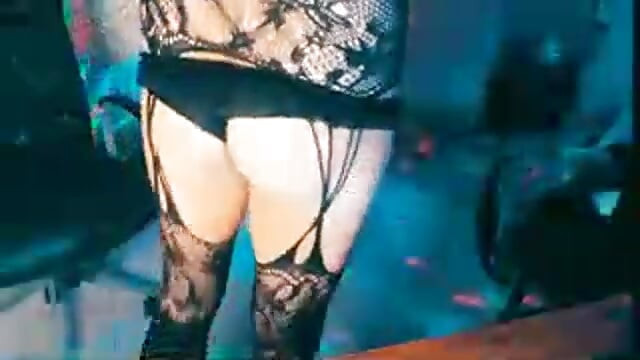 Desejável. Desmiolado. Vazio. Boneca rabuda.