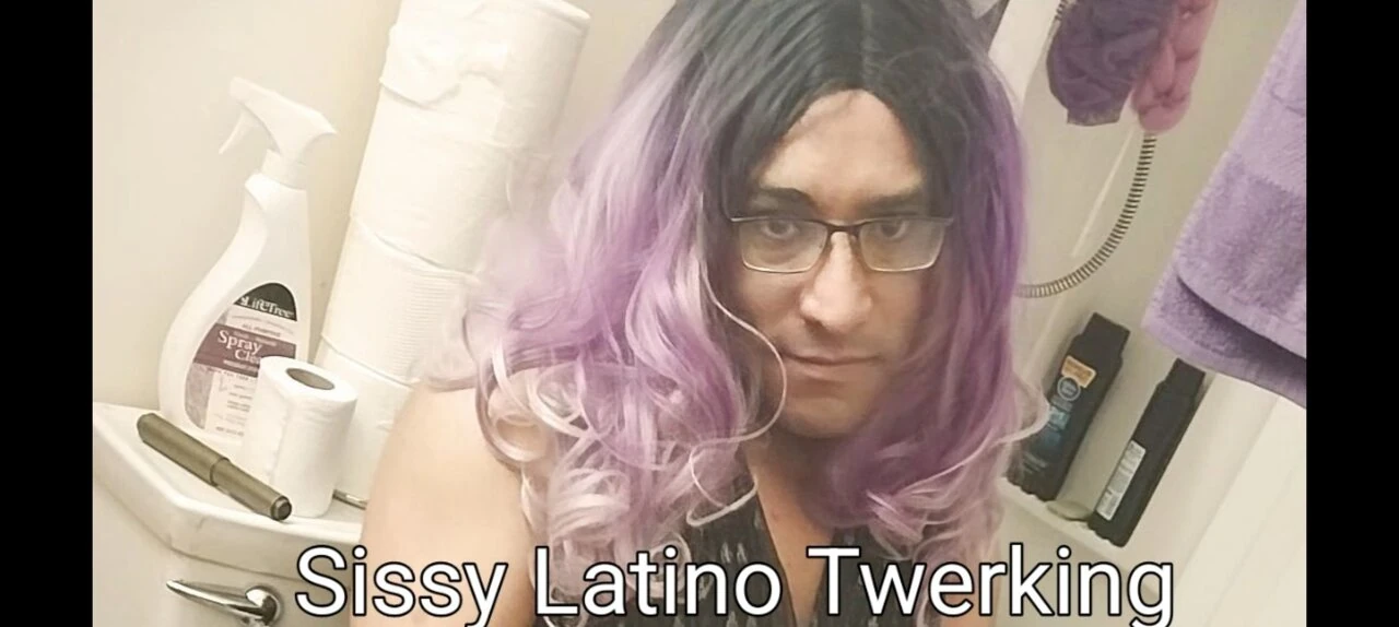 Banci latino twerking dan bermain dildo