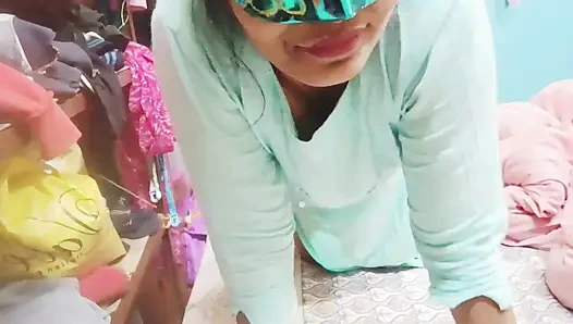 Dorfmädchen simran hatte eine gute zeit.