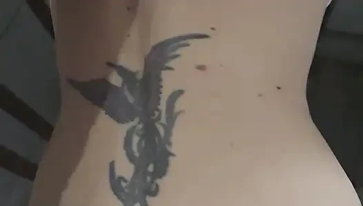 Milf wird im badezimmer im örtlichen pub geritten