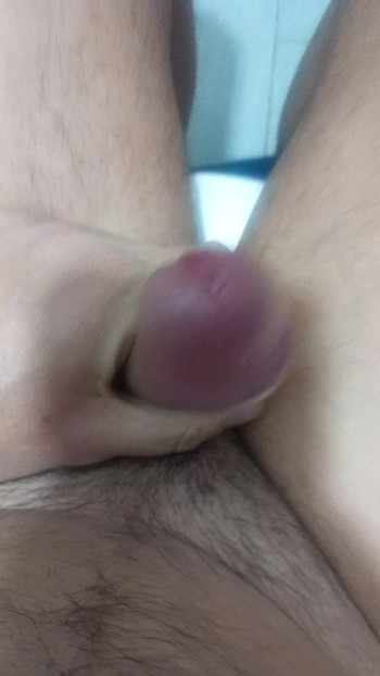 ああ、くそ...今夜に五発も射精...私は狂っていて汚い...私の精液を食べたい人はここに書いてください。