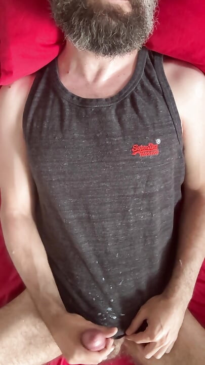 Another huge cumshot after waking up
