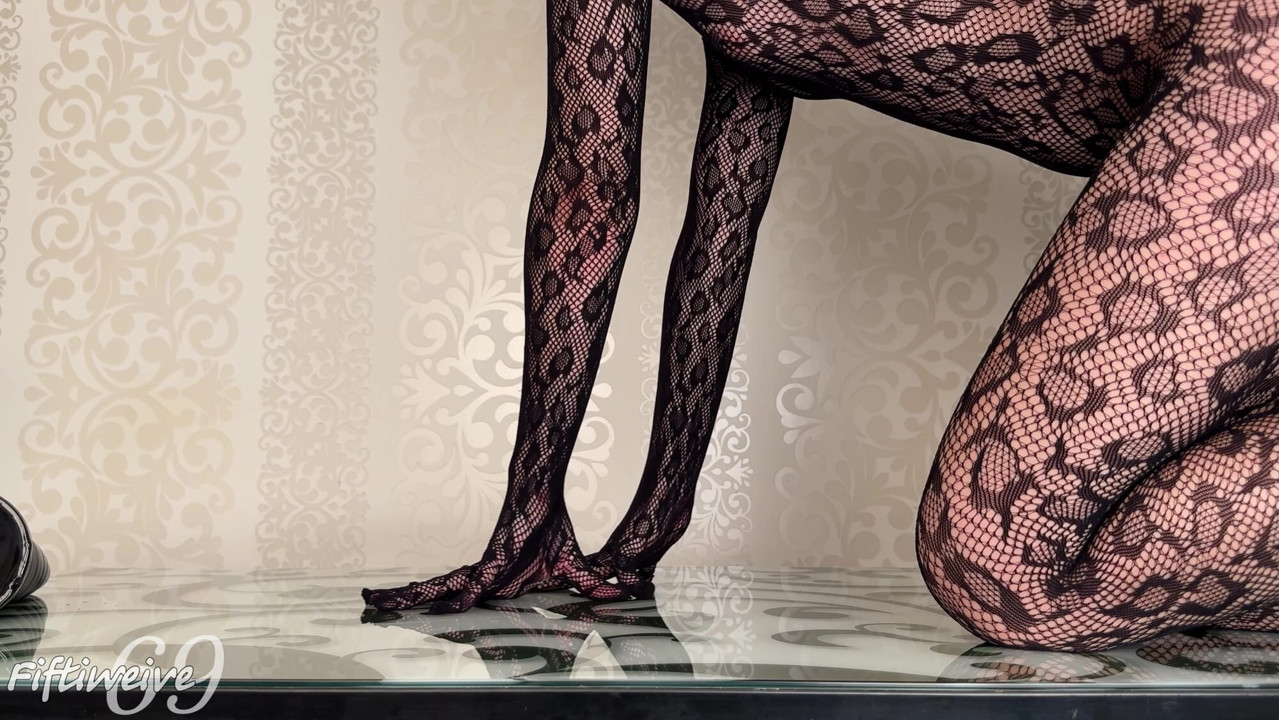 Sexy kočka šuká své díry