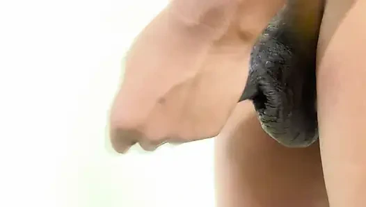 Ngentot memek pacar lebih keras dan bikin dia mengerang keenakan