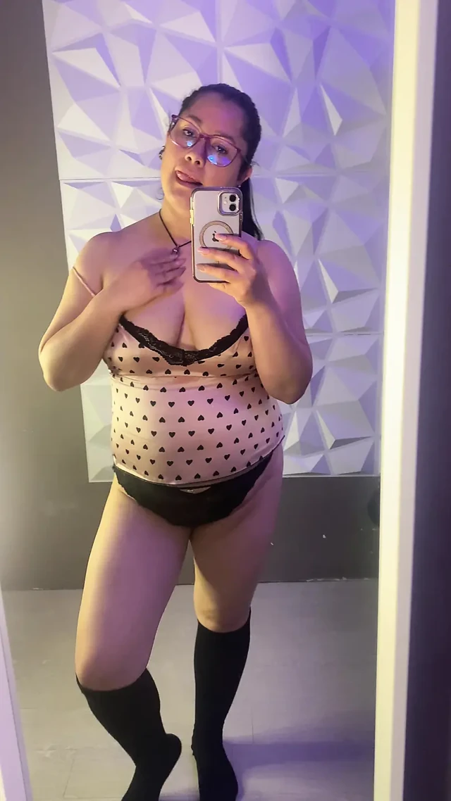 ENJOY HOW I UNDRESS IN FRONT OF YOU