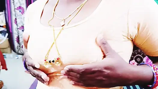 Hintli kadın kocasını kocasını sikiyor Telugu edepsizce konuşuyor.