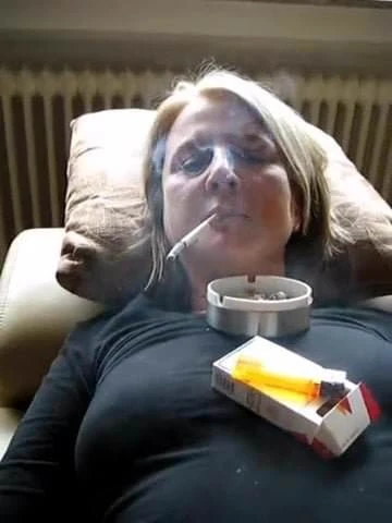Smoking Claudia