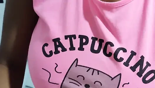 Cewek semok rambut cokelat lagi asik ngentot kontol cowok kolombia