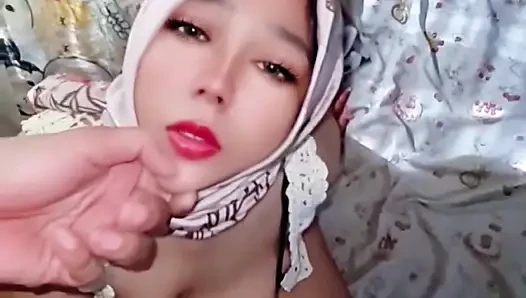 Tante tiriku pengen bersenang-senang