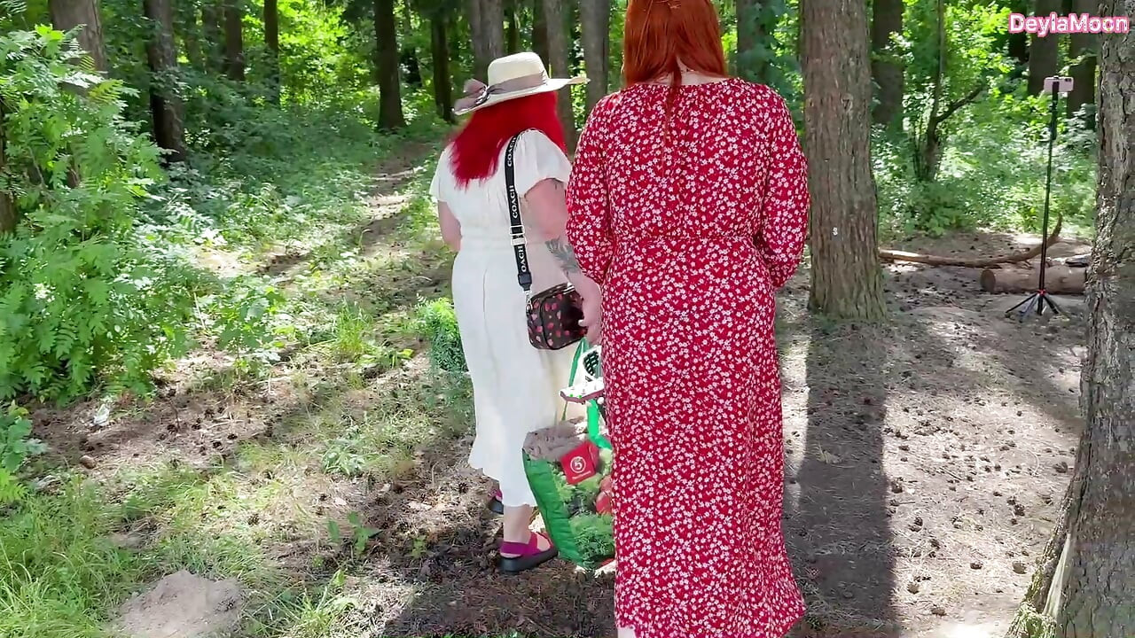 Two girlfriends decided to relax outdoors and have hot sex.