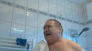 L'heure de la douche pour papa