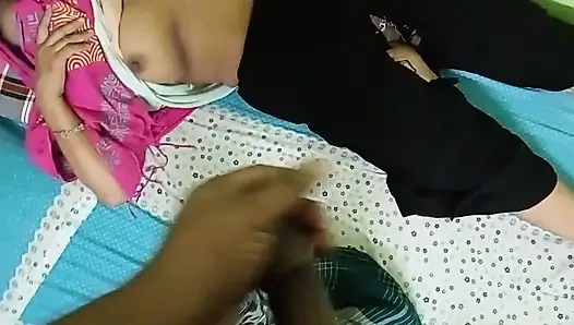 Сегодня я трахнул свою сводную сестру страпоном, и это было так весело