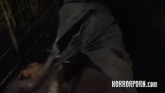 The girl in the cage (Horror Porn)