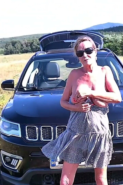 Motorhaube Doggystyle Creampie