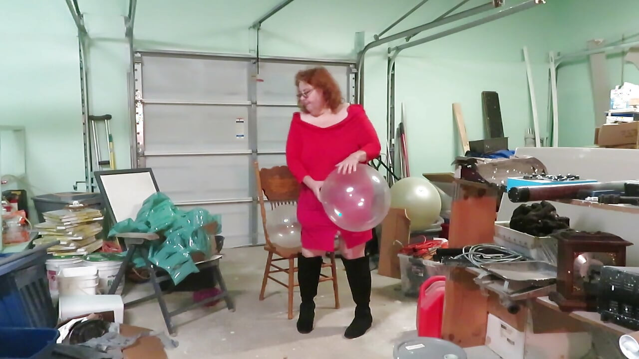 Curul meu gras pops Niște baloane uriașe clare