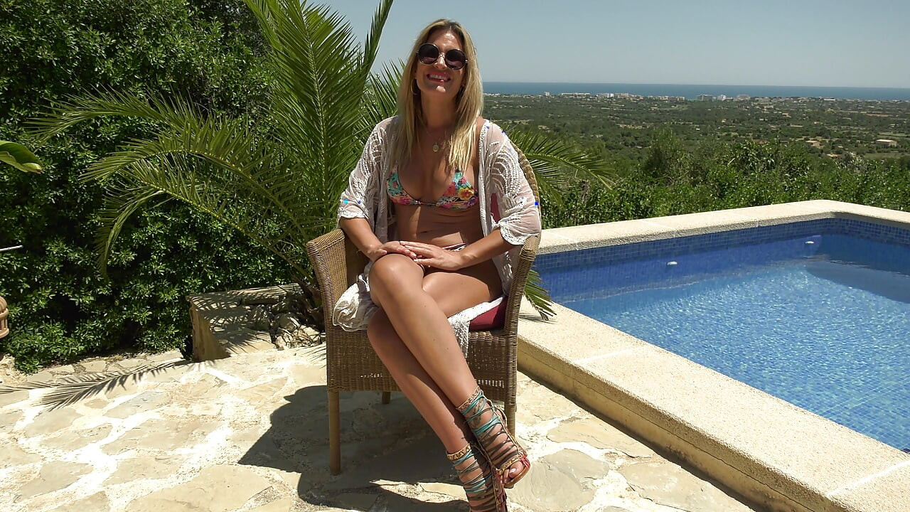 Hot Blonde MILF Loves Fucking at the Pool