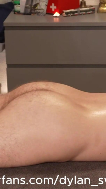 イケメンにマッサージされて、超大射精をする |クリップ1